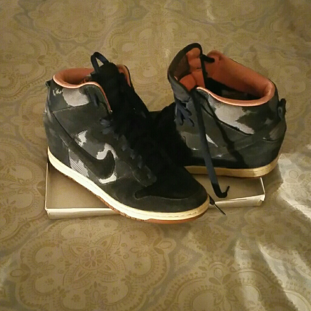 Womens Nike Uptown wedges
